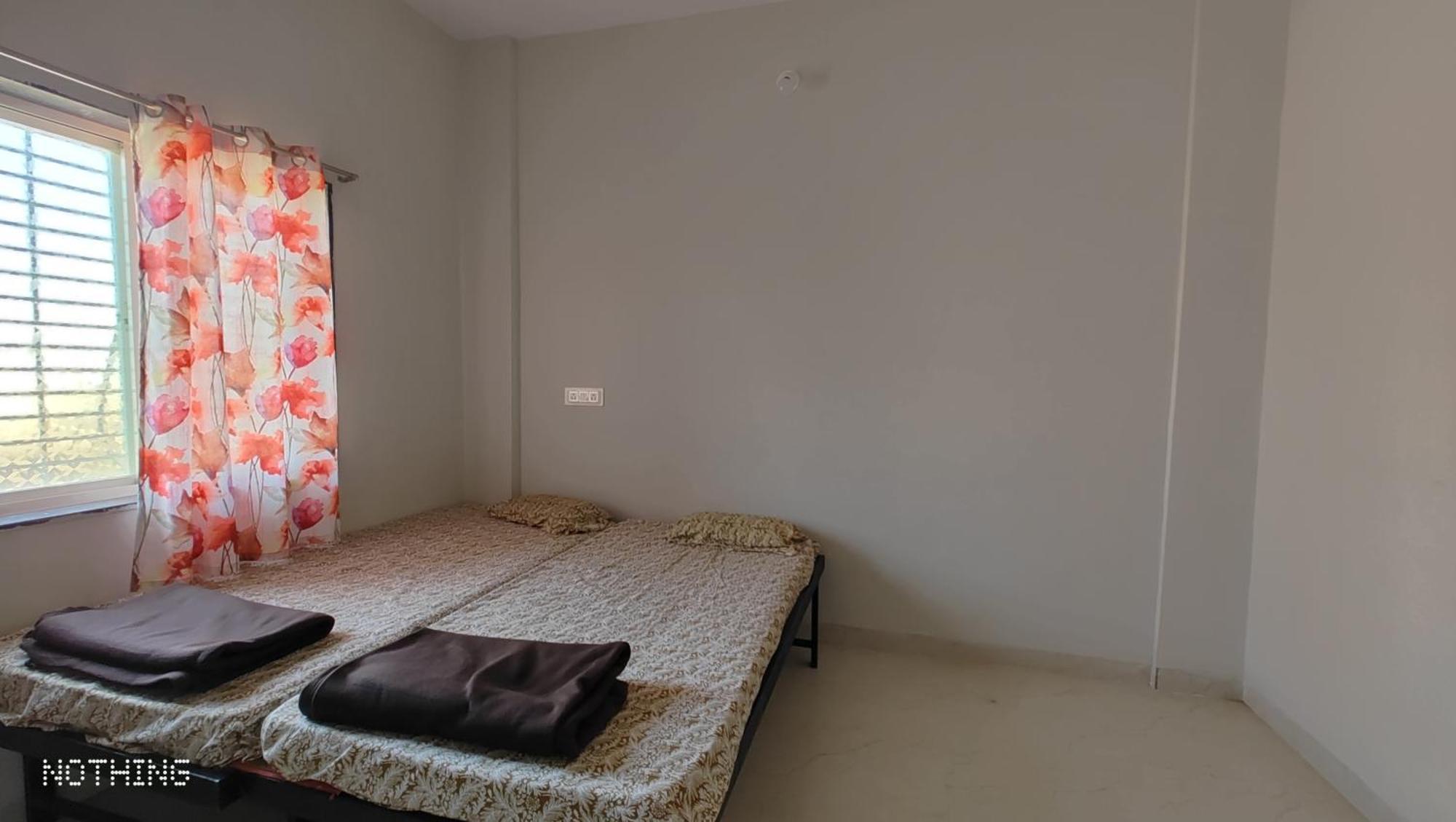 Aadishkti Bhakt Nivas Hotel Tuljapur Eksteriør billede